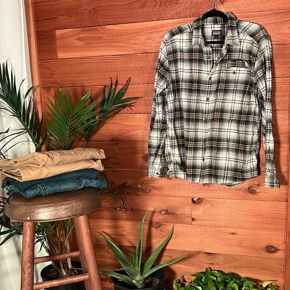 PATAGONIA LARGE FLANNEL